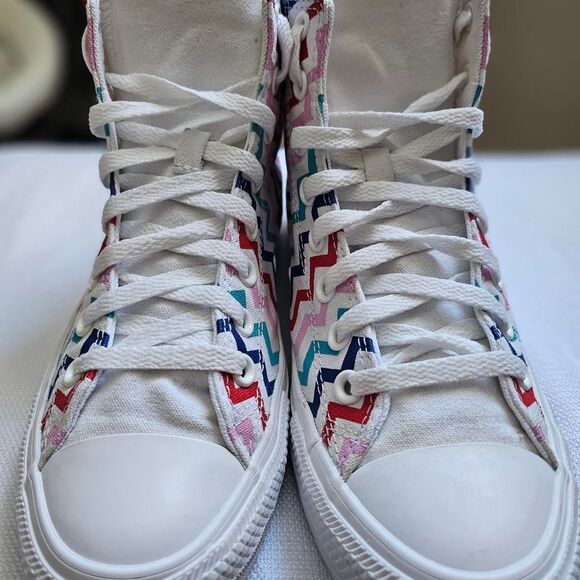 Converse Women's Chuck Taylor All Star High 'Zigzag' sneakers size 9.5 - Picture 2 of 7